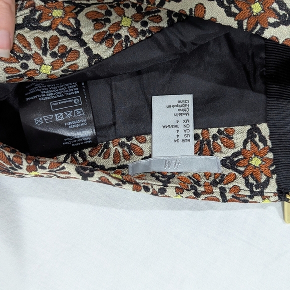 H&M short skirt - size 4 - Picture 4 of 4